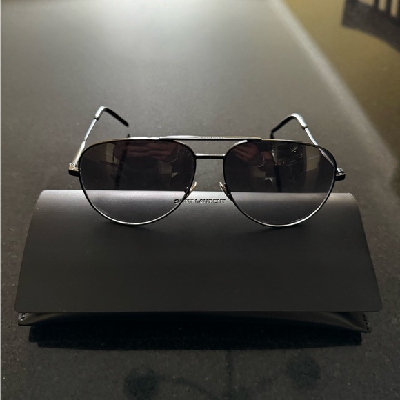 Saint Laurent Paris Gradient Aviator Sunglasses - Picture 2 of 16
